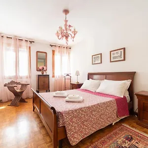 Campiello San Rocco Venise